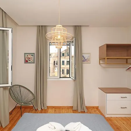 Retro Corfiot Junior @ Old Town *