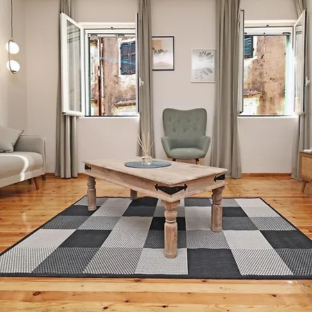 Retro Corfiot Junior @ Old Town