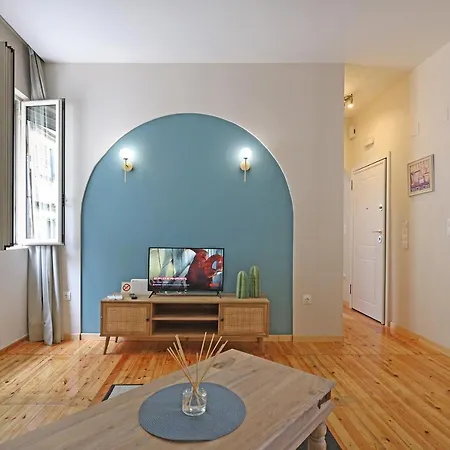 Retro Corfiot Junior @ Old Town